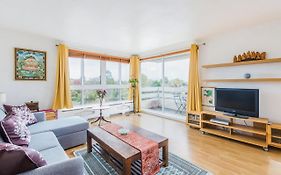 Bright 1Bed Putney Apt With Leafy Views